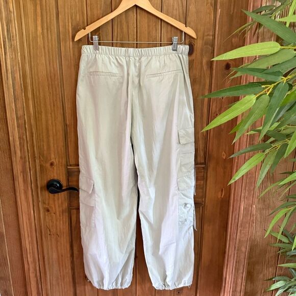 Zara Lightweight Cargo Pants in Tan - Picture 2 of 7